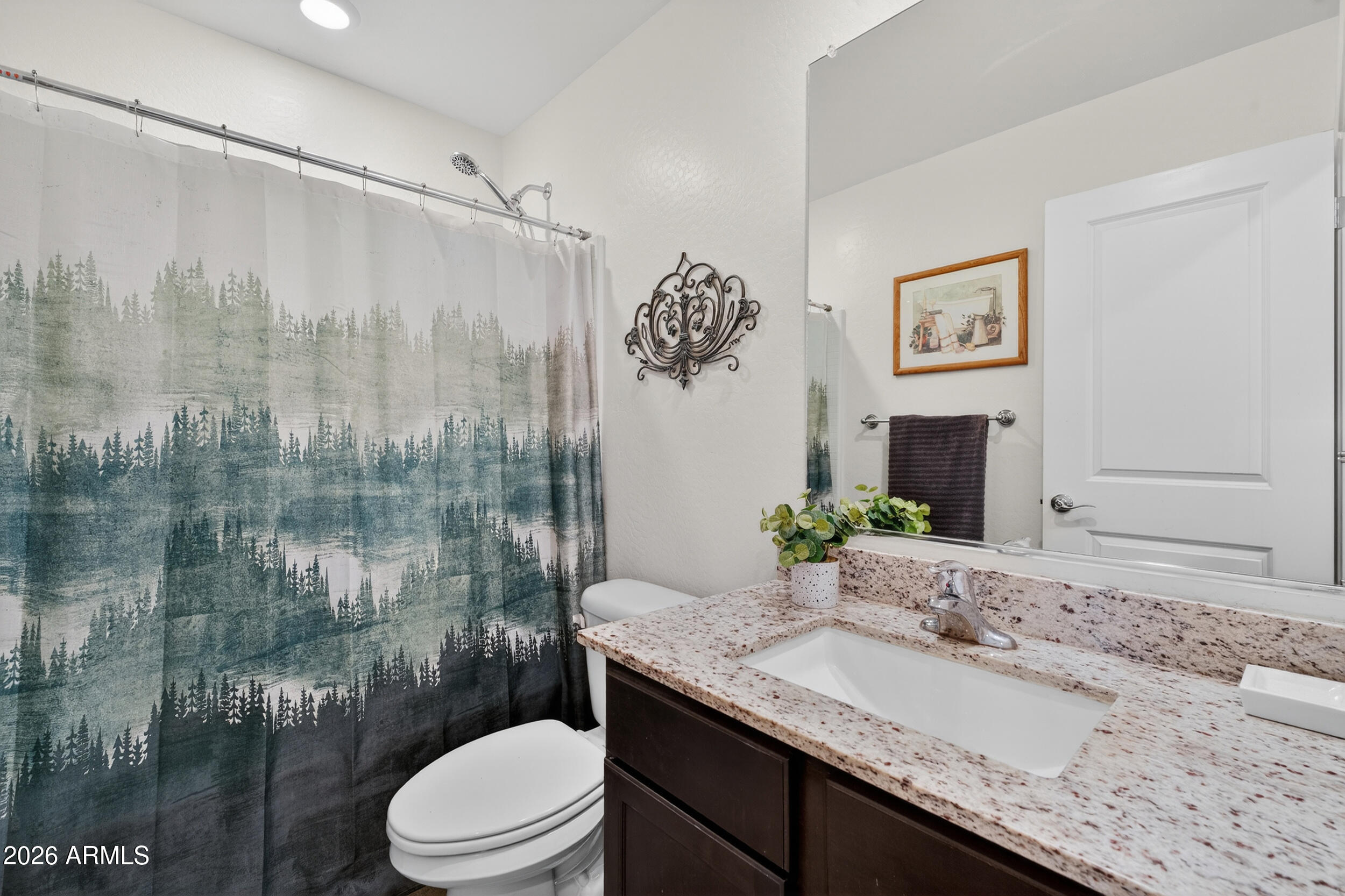 25815 West Coles Road Buckeye, AZ 85326 - Photo 25 of 32 Guest Bathroom