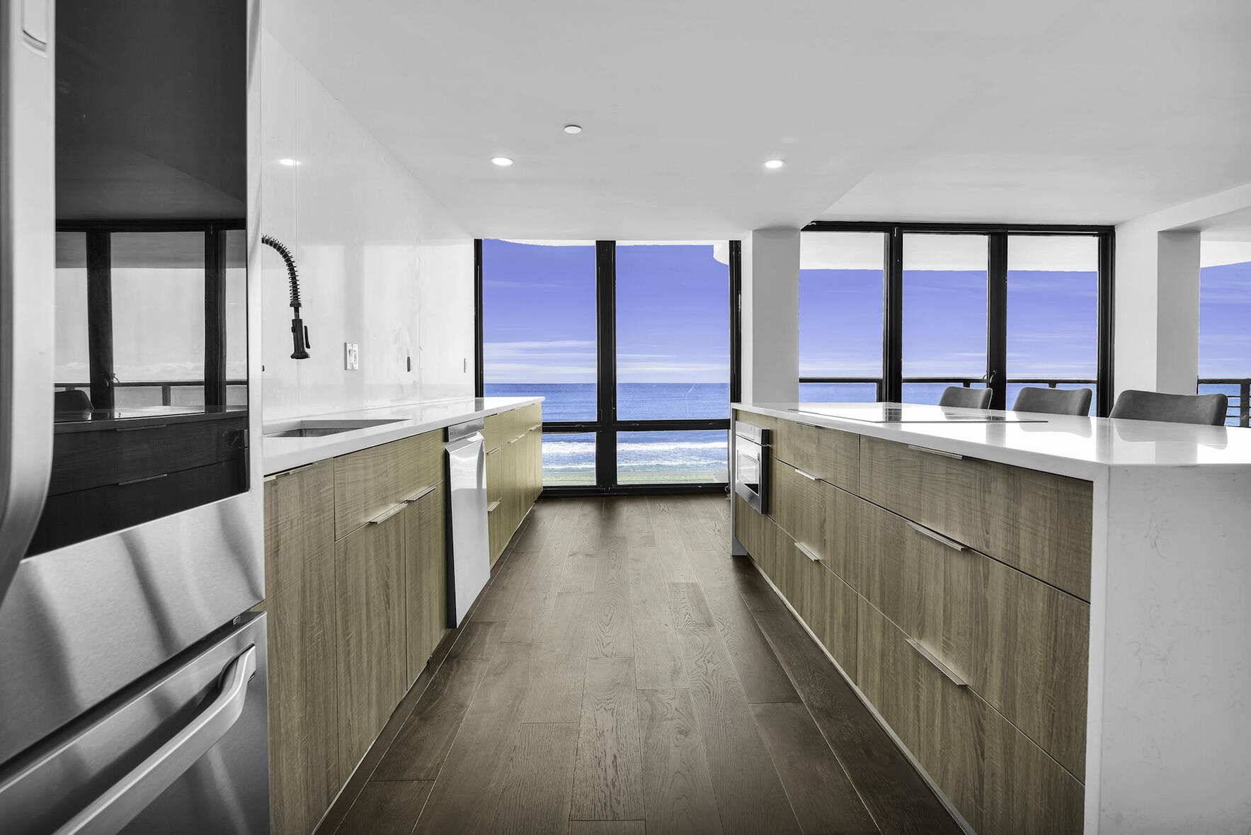 250 South Ocean Boulevard, Unit 2E Boca Raton, FL 33432 - Photo 4 of 24 Kitchen