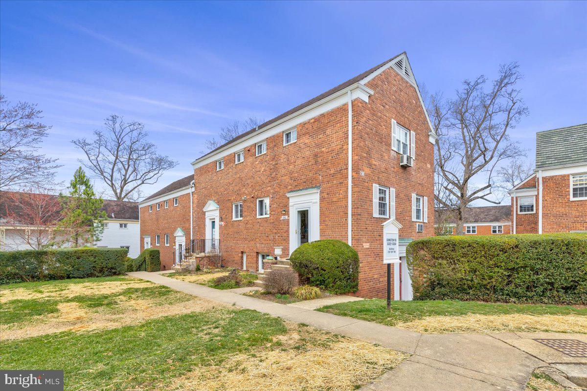 3350 Gunston Road Alexandria, VA 22302 - Photo 29 of 30 Front of your beautiful home