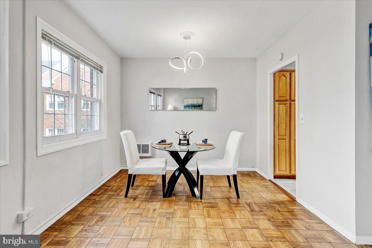 3350 Gunston Road Alexandria, VA 22302 - Photo 8 of 30 Enjoy your sunlit dining room