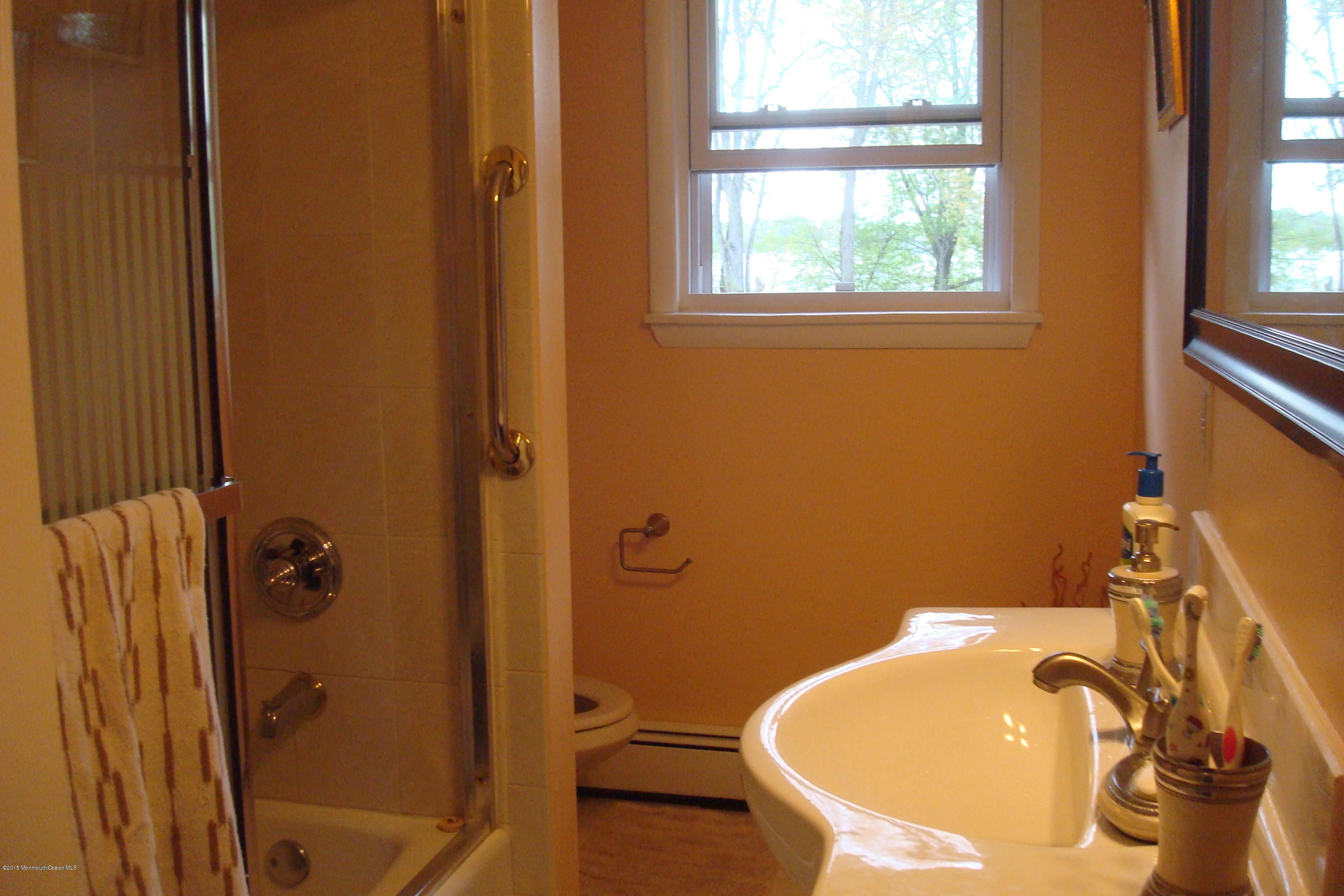 474 Union Hill Road Morganville, NJ 07751 - Photo 14 of 16 Main Bath