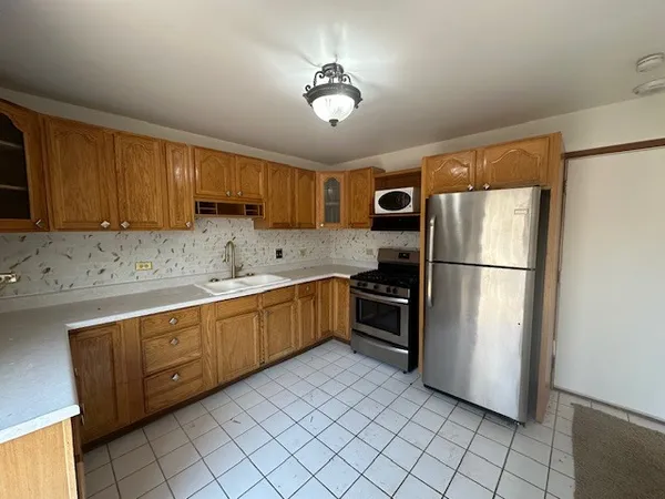 $2,995 | 21220 Silktree Circle, Unit 21220, Plainfield, IL 60544