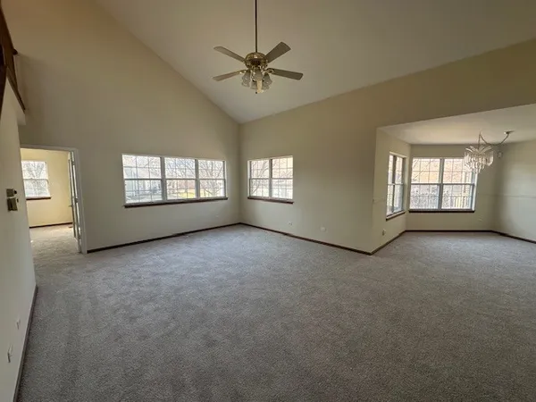 $2,995 | 21220 Silktree Circle, Unit 21220, Plainfield, IL 60544