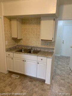 13471 Frazho Road Warren, MI 48089 - Photo 6 of 19