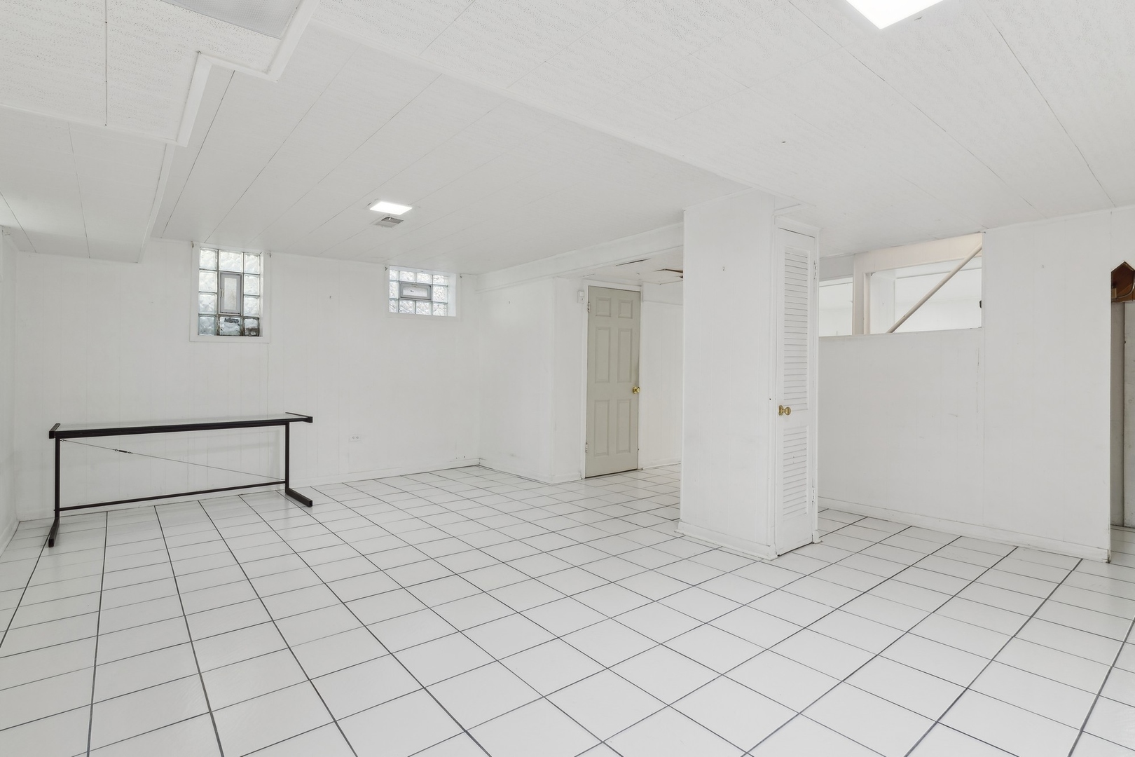 517 Romona Road Wilmette, IL 60091 - Photo 15 of 21 a view of an empty room