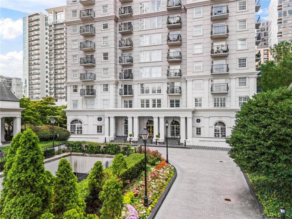 195 14th Street Northeast, Unit 604 Atlanta, GA 30309 - Photo 2 of 25 front view of a large building