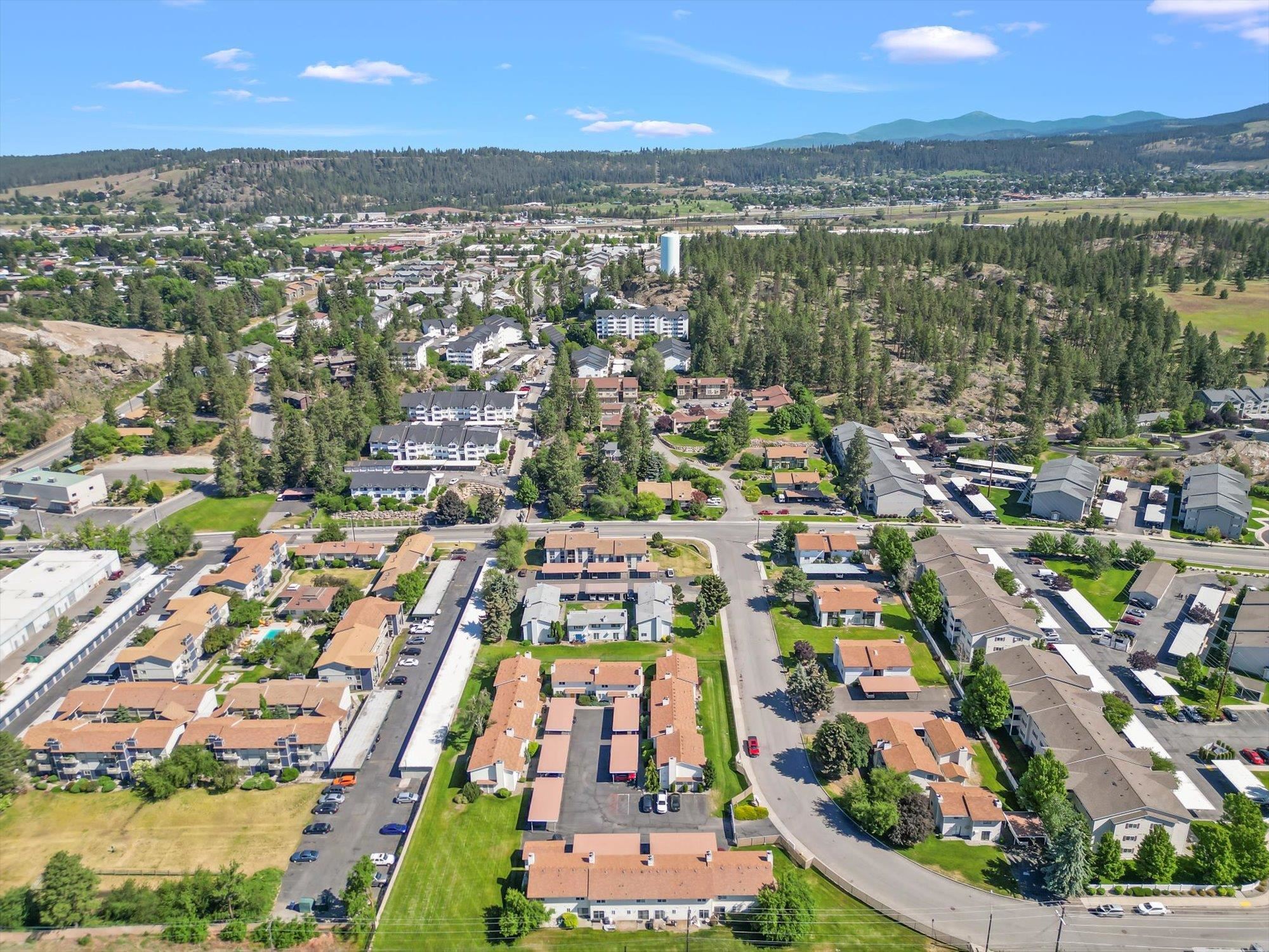 2109 North Houk Road, Unit 4 Spokane Valley, WA 99216 - Photo 3 of 26 Gallery Image 3