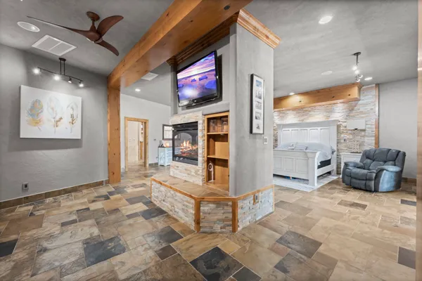 $4,900,000 | 40 La Jolla Circle, Montgomery, TX 77356