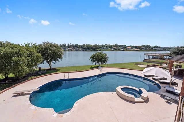 $5,000,000 | 40 La Jolla Circle, Montgomery, TX 77356