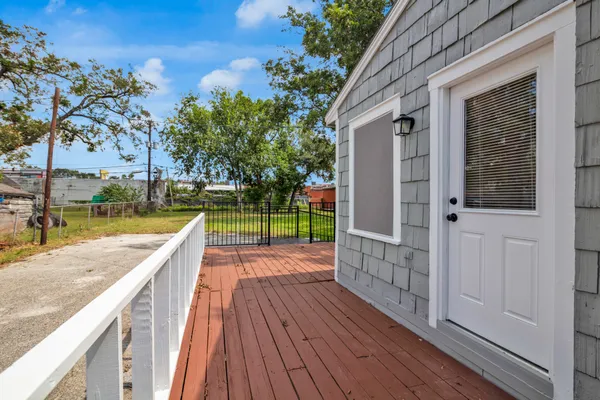 $474,900 | 3743 Erie Street, Houston, TX 77017