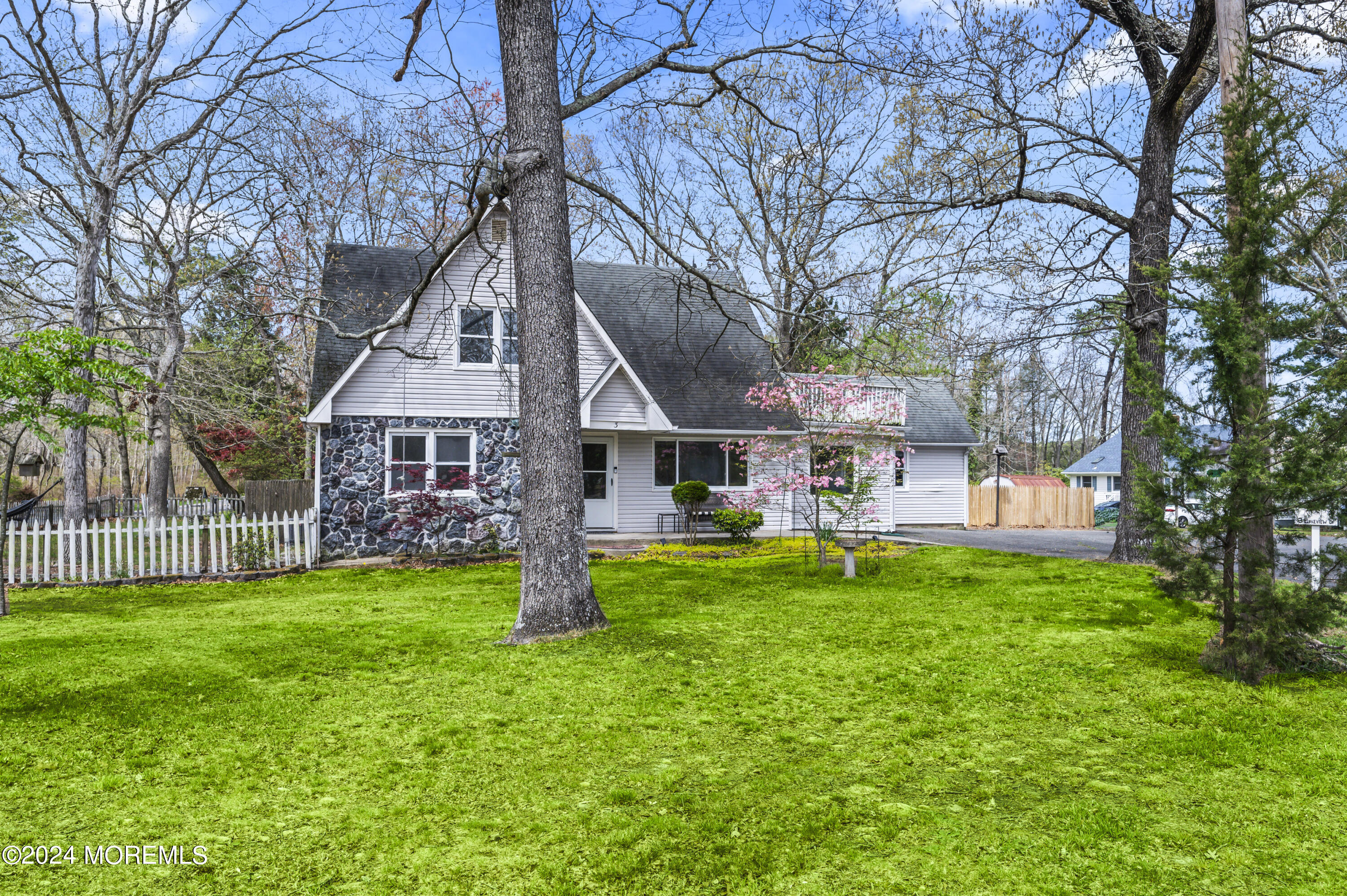 3 Lakeview Drive Howell, NJ 07731 - Photo 1 of 29 Front 9a