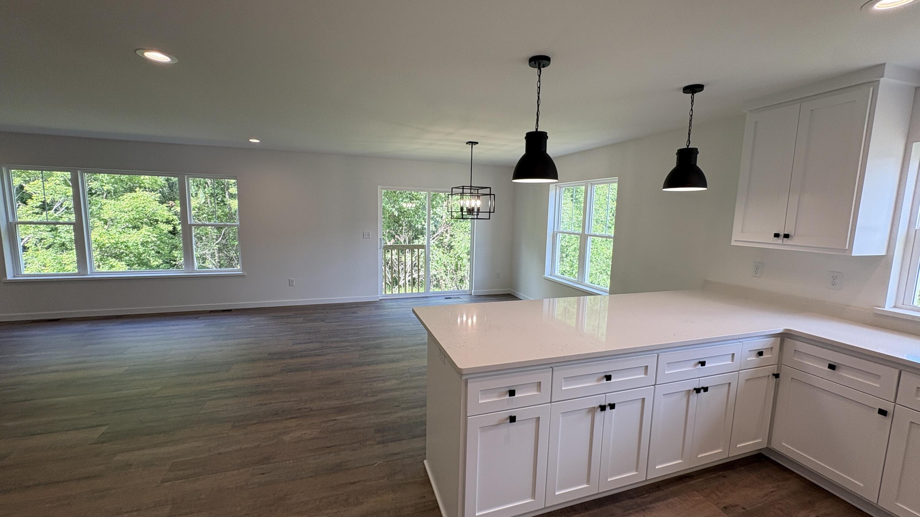269 Cardinal Drive Sullivan, WI 53178 - Photo 14 of 41 Dinnette