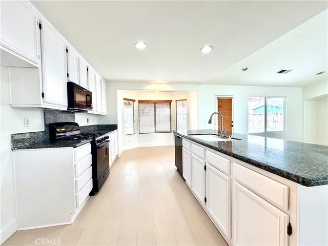 $2,700 | 11849 Amanda Lane, Adelanto, CA 92301