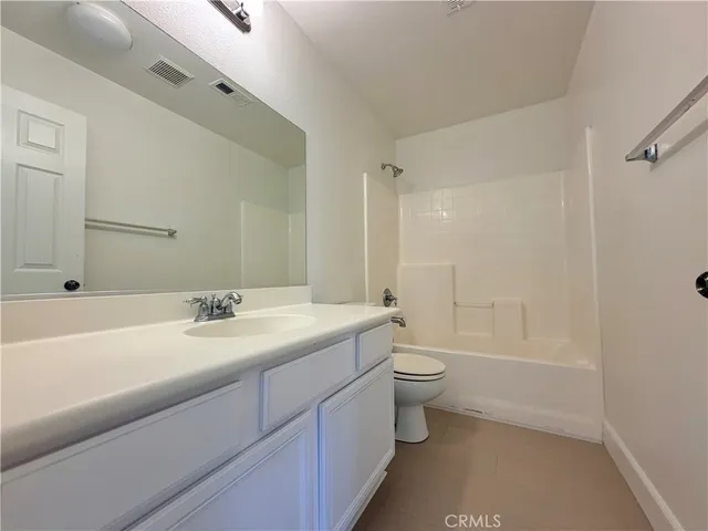 $2,700 | 11849 Amanda Lane, Adelanto, CA 92301