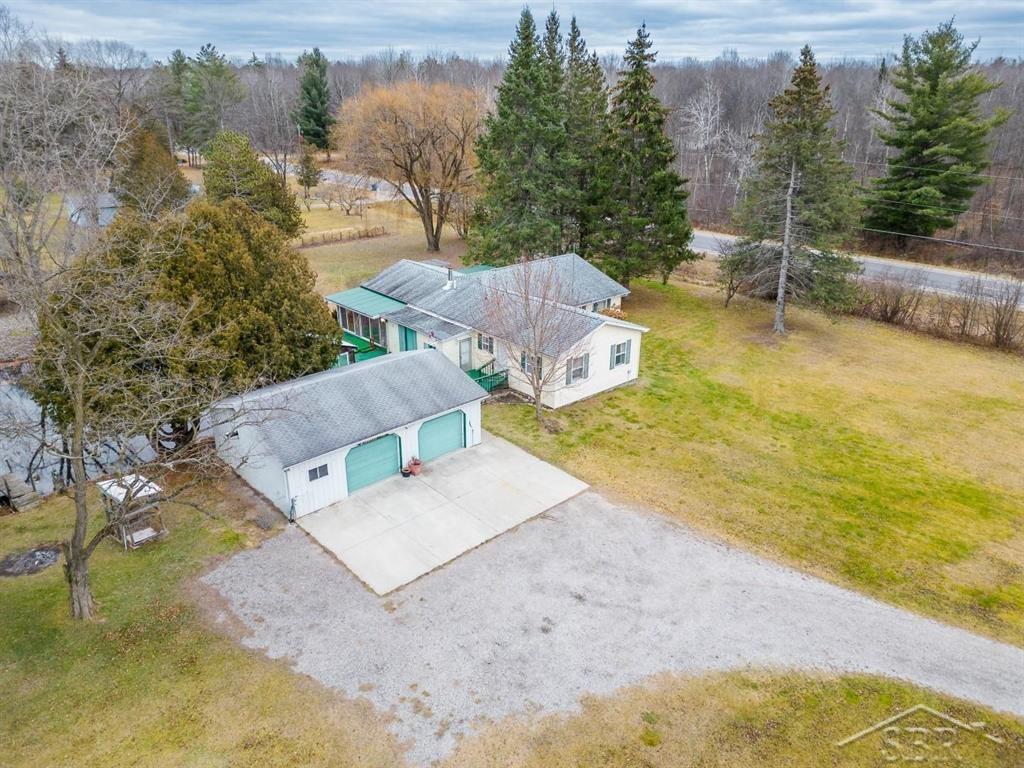 1517 Estey Road Beaverton, MI 48612 - Photo 4 of 39