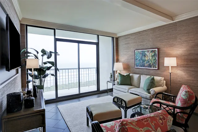 $525,000 | 1401 East Beach Drive, Unit 1114, Galveston, TX 77550