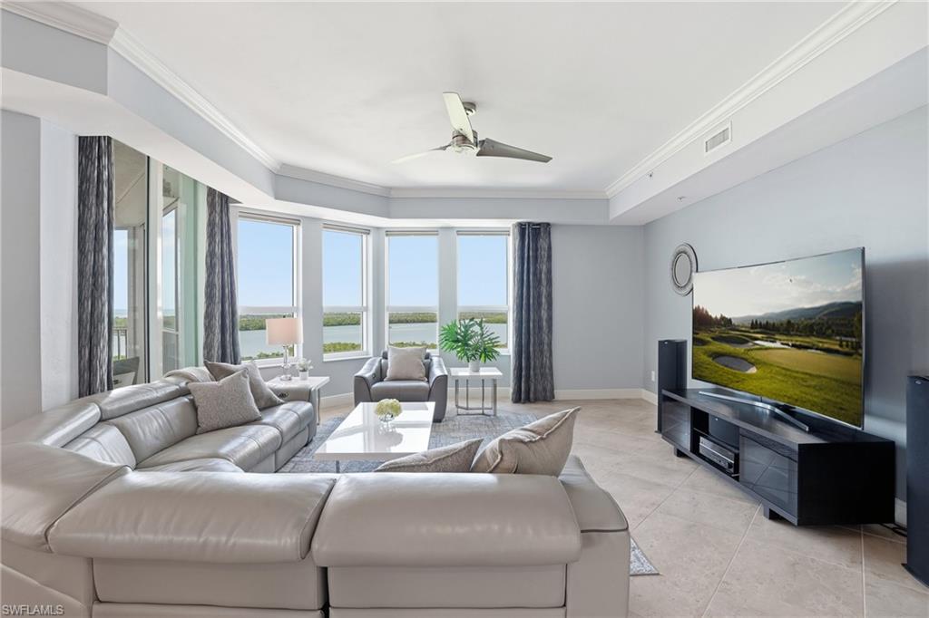 285 Grande Way, Unit 801 Naples, FL 34110 - Photo 4 of 50