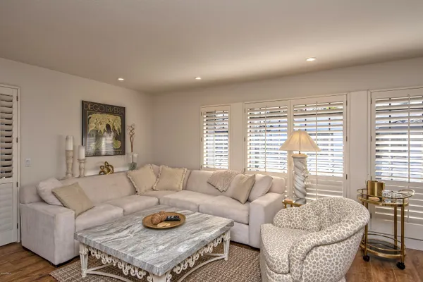 $2,495 | 5205 North 24th Street, Unit 205, Phoenix, AZ 85016