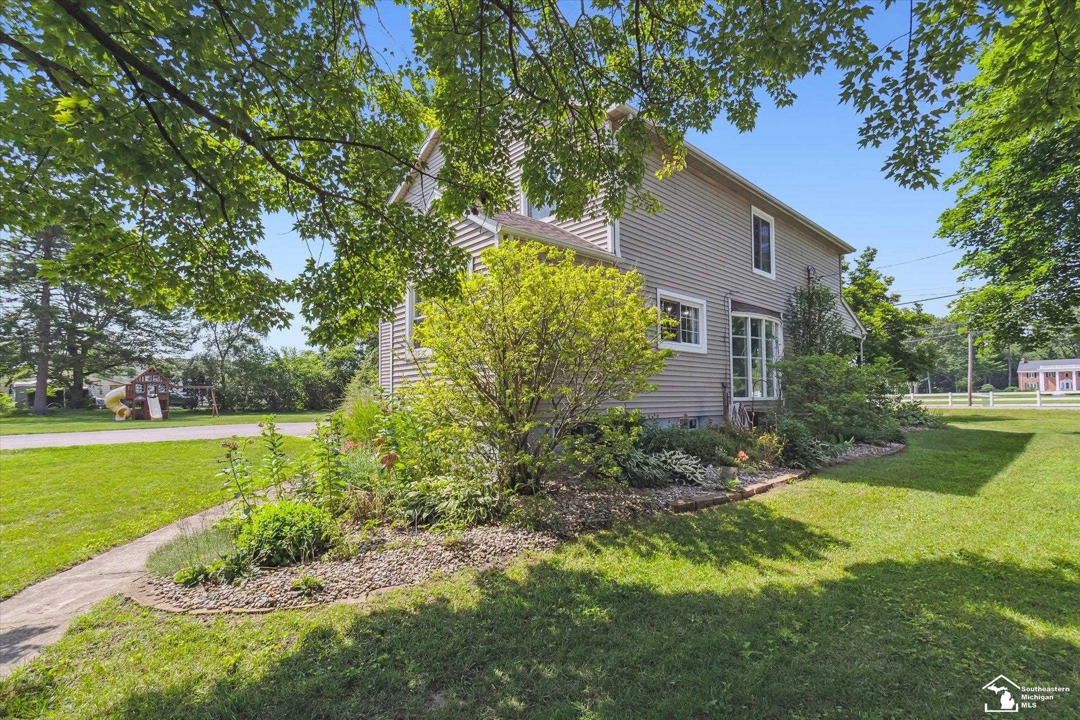 221 East Temperance Road Temperance, MI 48182 - Photo 47 of 66 50114157-46.JPG