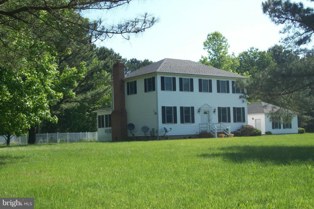 1007 Wagner Point Road Cambridge, MD 21613 - Photo 2 of 18 large home with fenced in ground pool