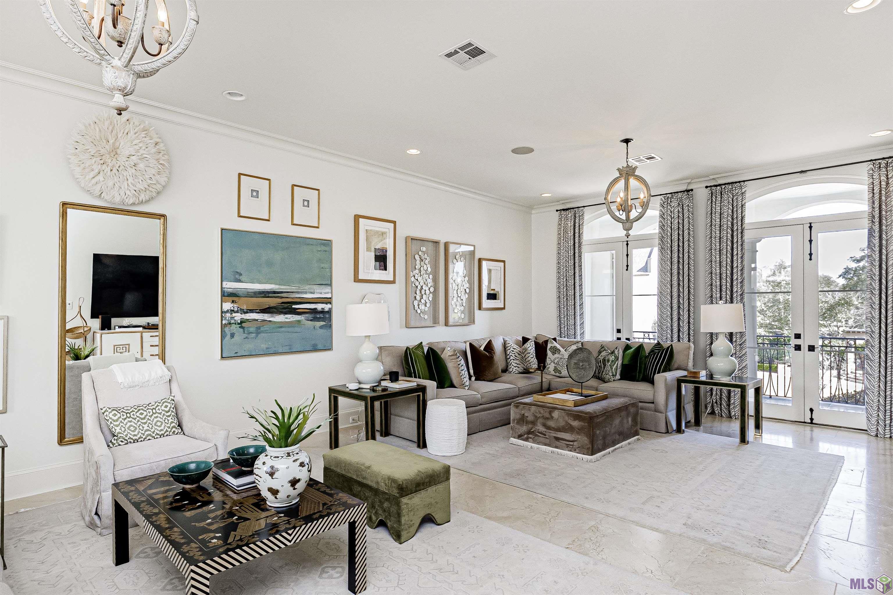 10 Country Club Place Baton Rouge, LA 70809 - Photo 13 of 35 Living Room