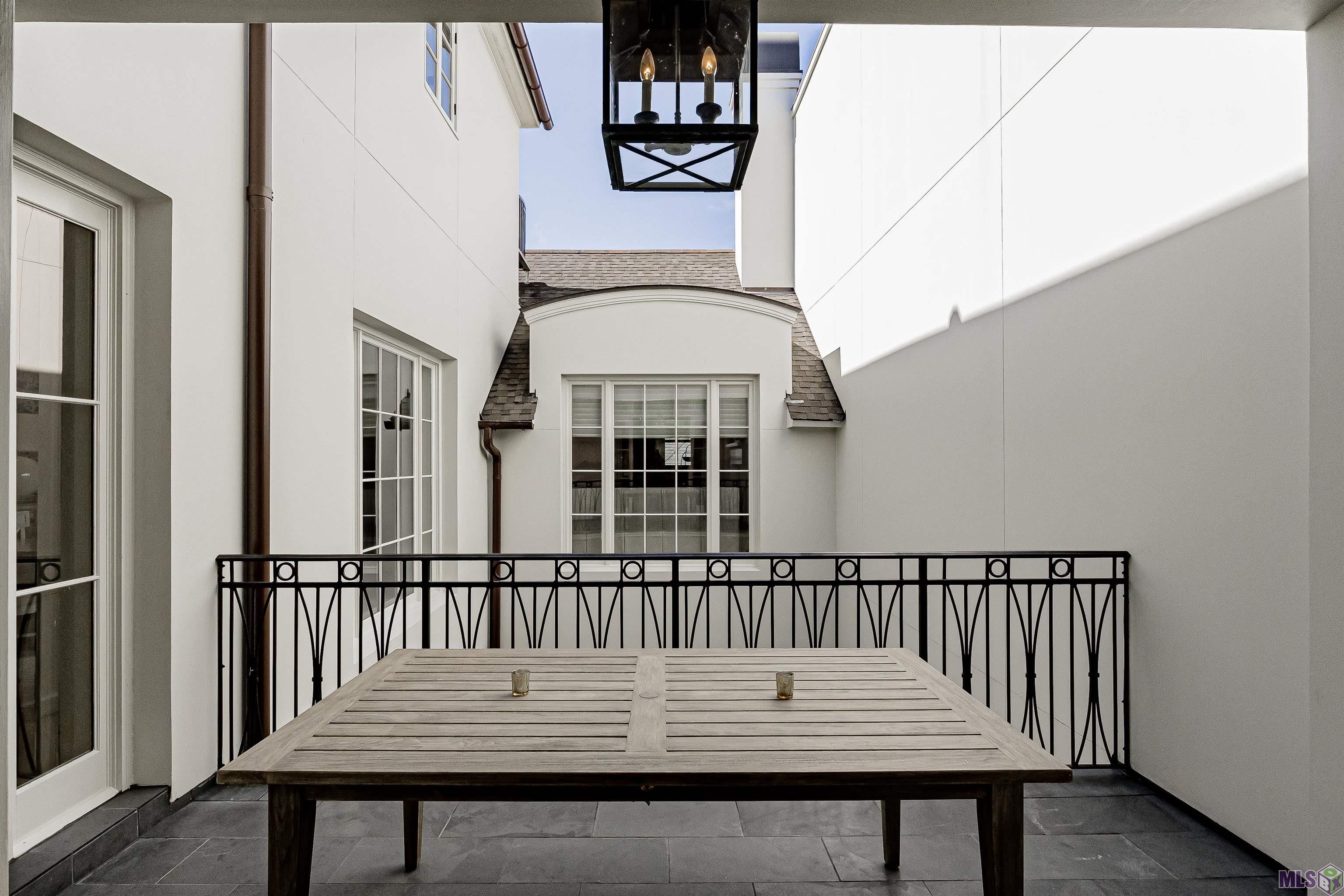 10 Country Club Place Baton Rouge, LA 70809 - Photo 20 of 36 Balcony