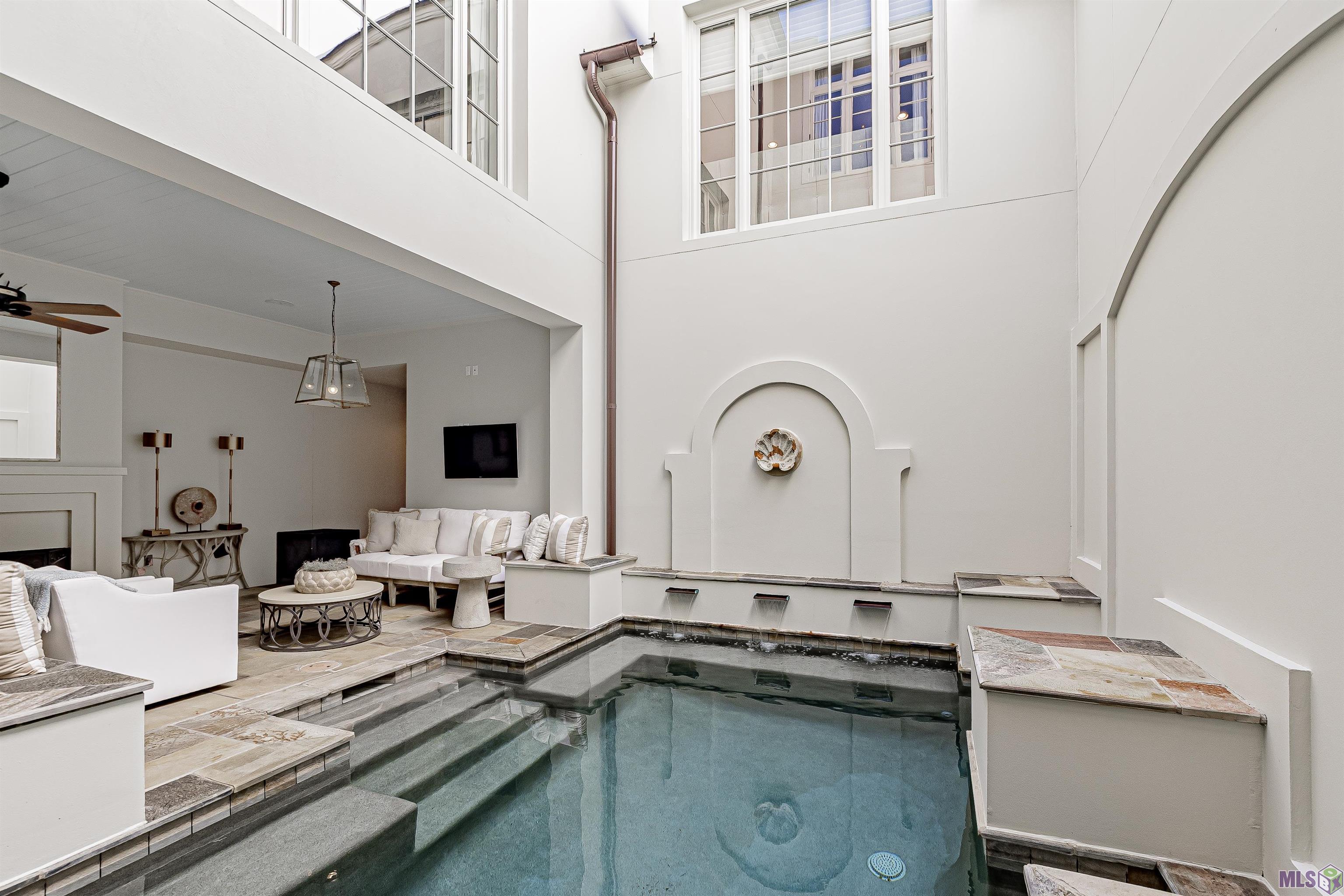 10 Country Club Place Baton Rouge, LA 70809 - Photo 2 of 35