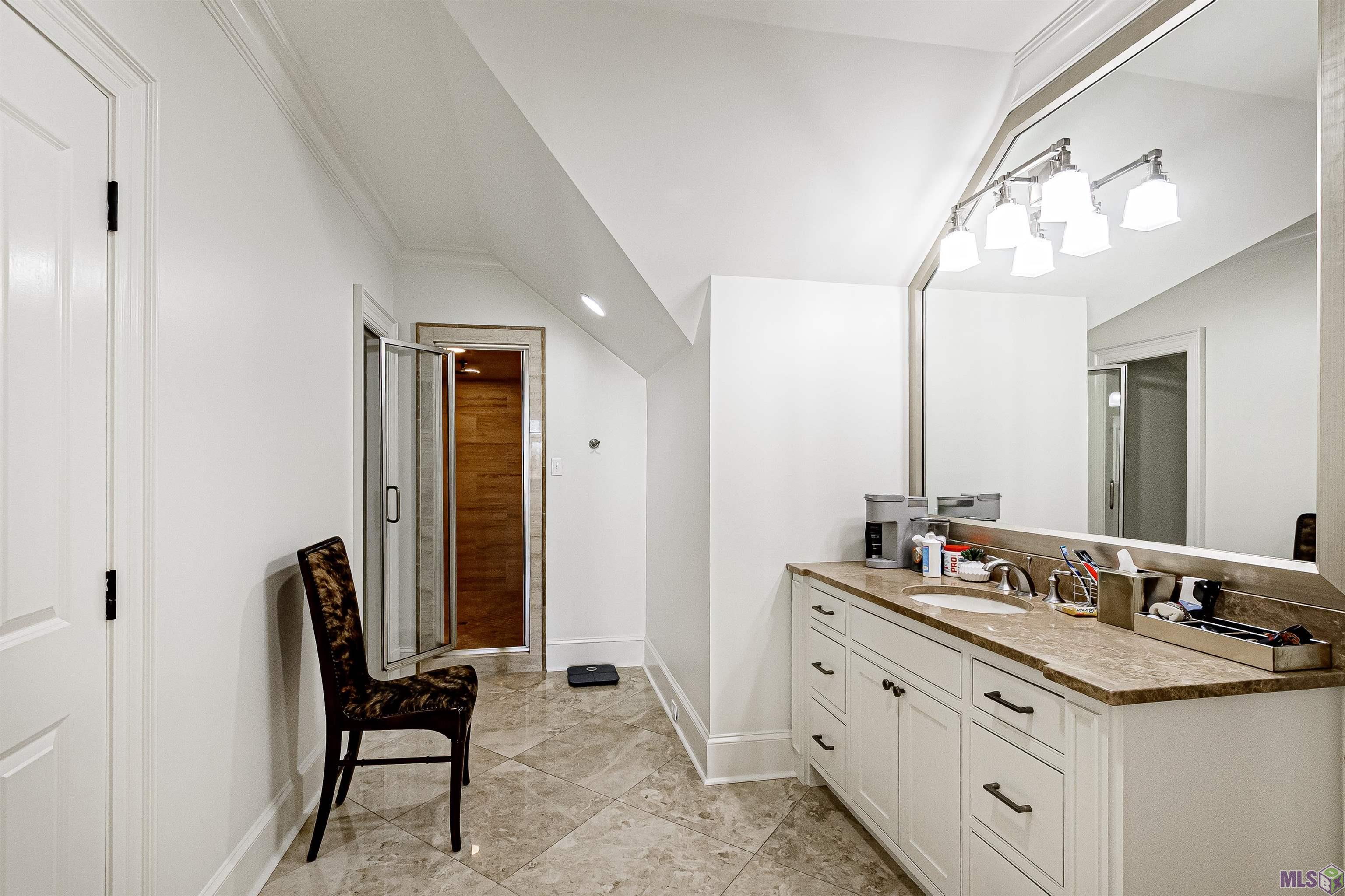 10 Country Club Place Baton Rouge, LA 70809 - Photo 27 of 36 His Bathroom