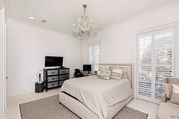 $1,290,000 | 10 Country Club Place, Baton Rouge, LA 70809