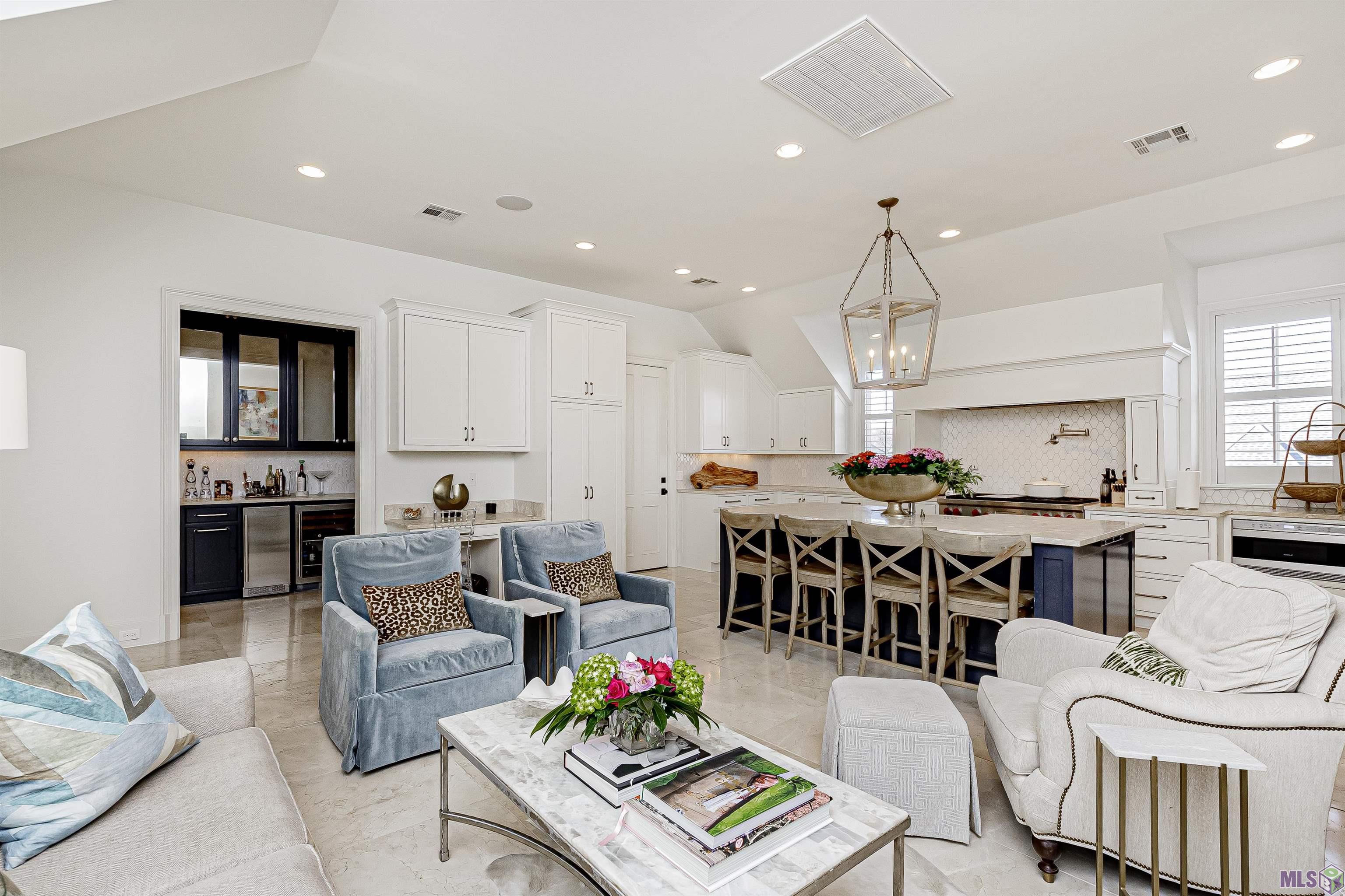 10 Country Club Place Baton Rouge, LA 70809 - Photo 7 of 35 Kitchen
