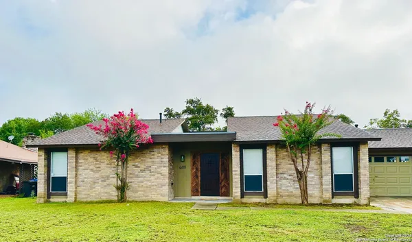 $1,995 | 4611 Crested Land, San Antonio, TX 78217
