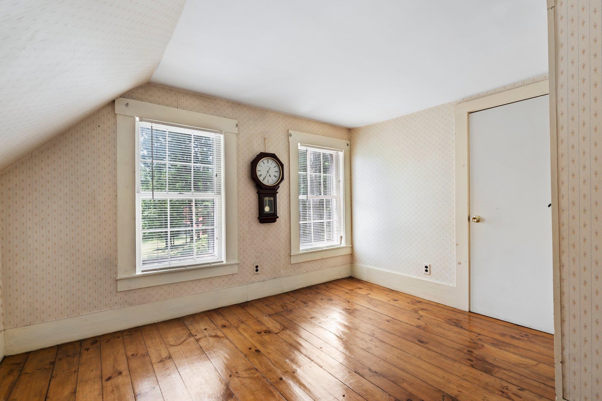 99 Paige Hill Road Goffstown, NH 03045 - Photo 9 of 30 Gallery Image 9
