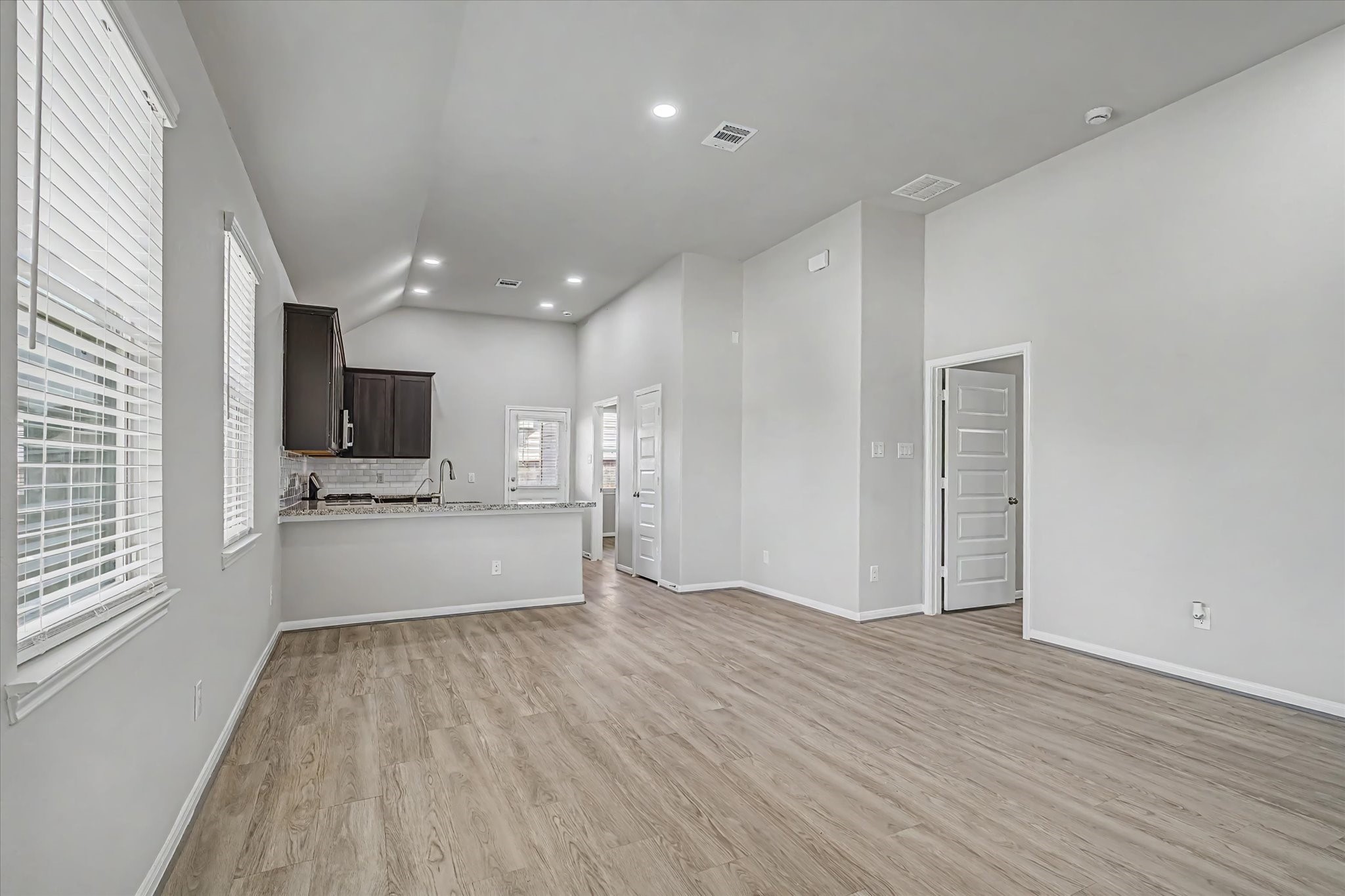 10434 Rochester Hls Lane Tomball, TX 77375 - Photo 11 of 46
