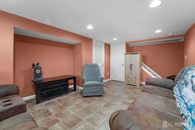 $450,000 | 73 Broadway Road, Freehold, NJ 07728