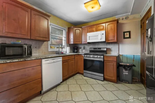 $450,000 | 73 Broadway Road, Freehold, NJ 07728