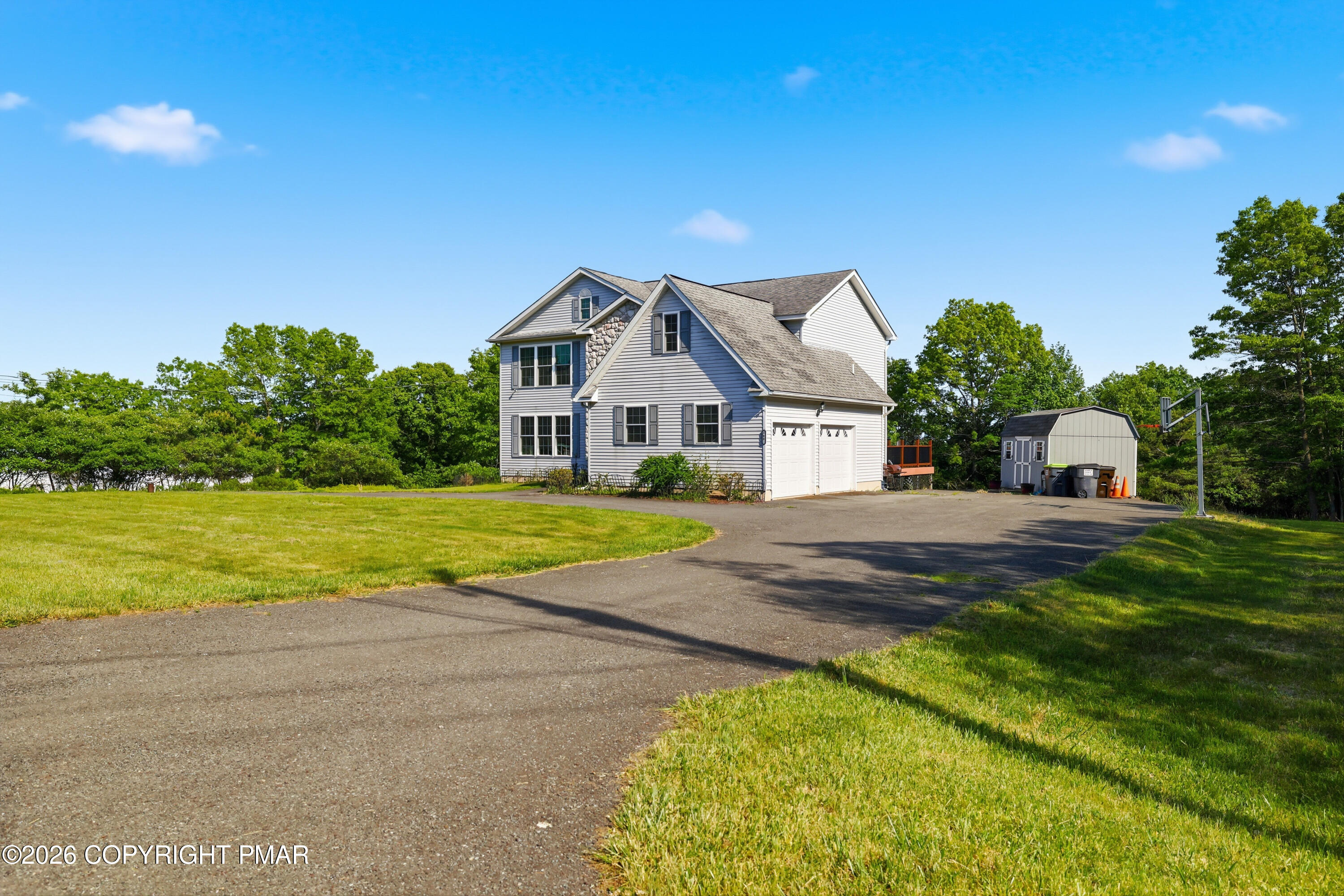2607 Ramon Drive Blakeslee, PA 18610 - Photo 4 of 67 Driveway