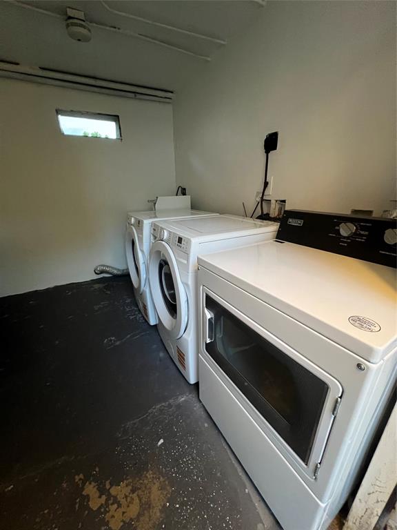 2100 Northeast 33rd Avenue, Unit GS A Fort Lauderdale, FL 33305 - Photo 11 of 12 a utility room with dryer and washer