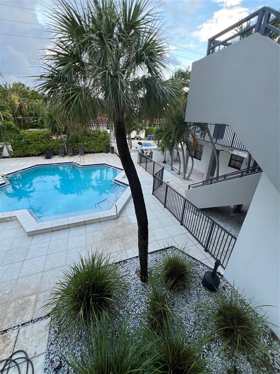 2100 Northeast 33rd Avenue, Unit GS A Fort Lauderdale, FL 33305 - Photo 8 of 12 a view of outdoor space and yard