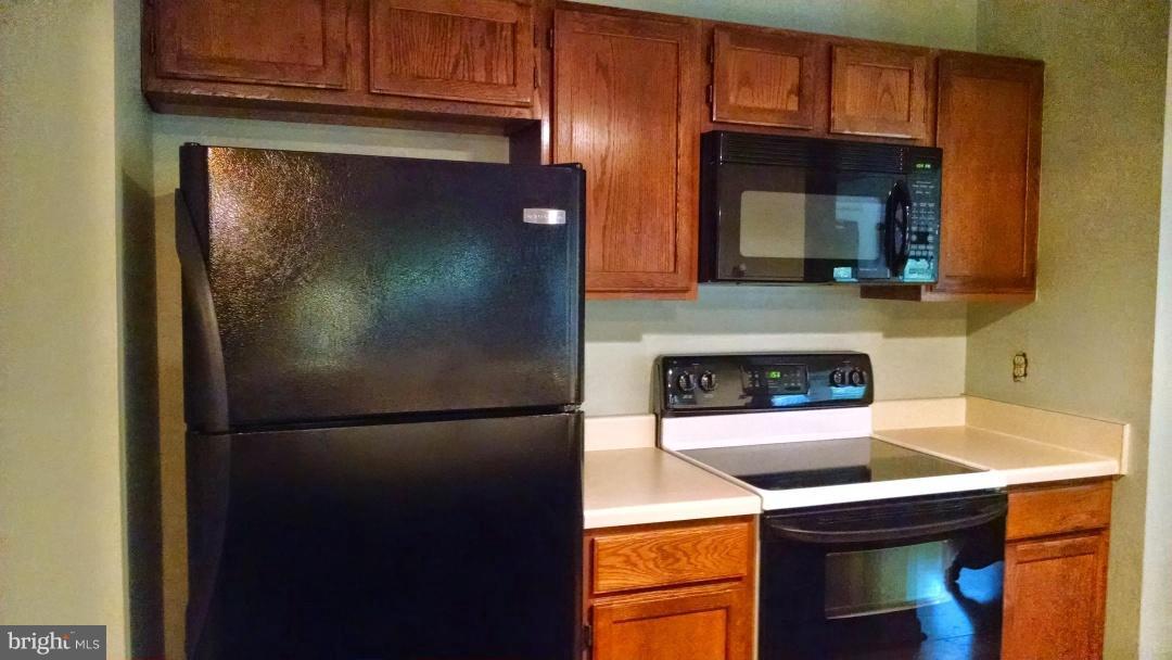 741 Deering Road, Unit 6L Pasadena, MD 21122 - Photo 4 of 12 Kitchen