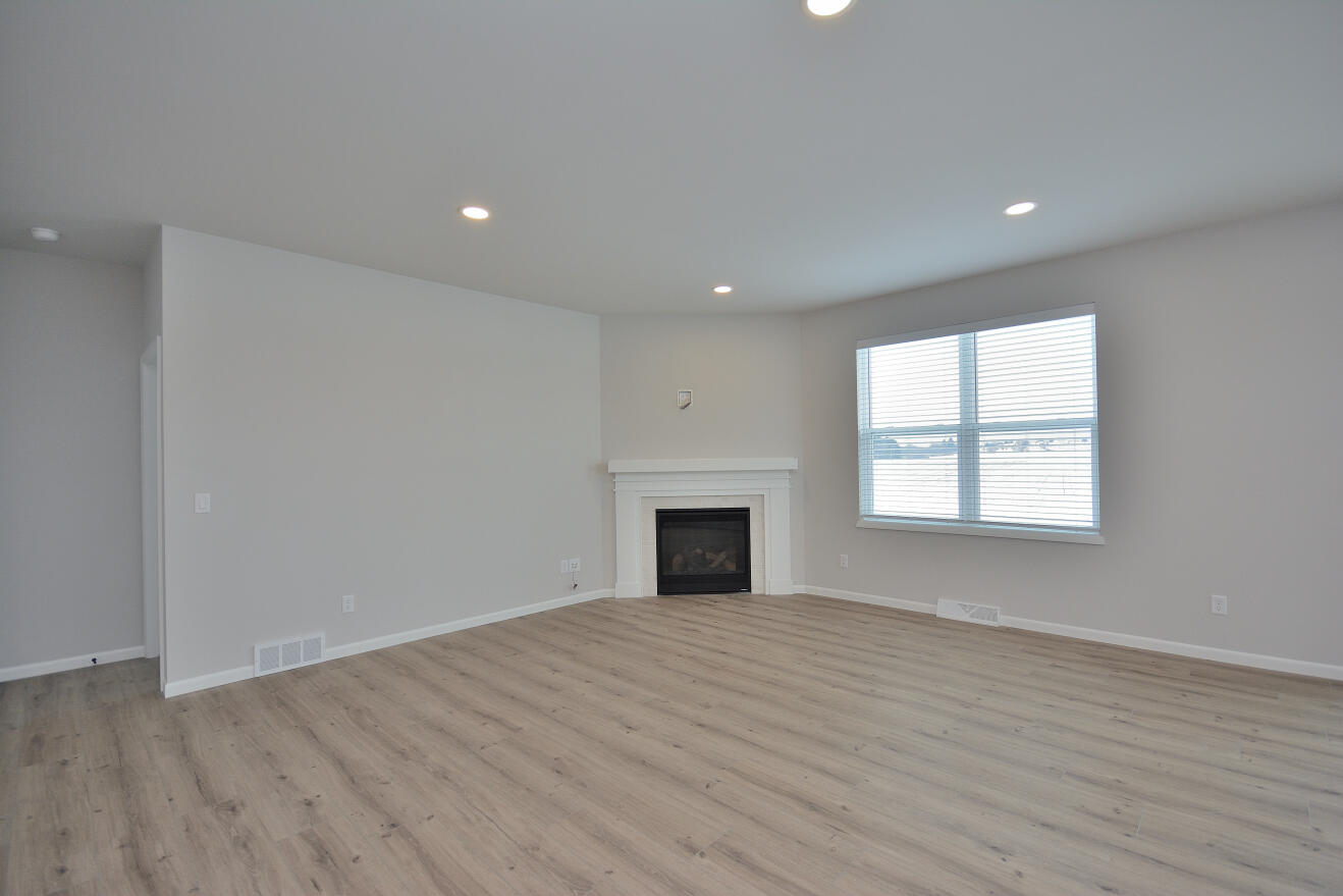 1021 Elderberry Road Oconomowoc, WI 53066 - Photo 11 of 26 80 ARWT (12)