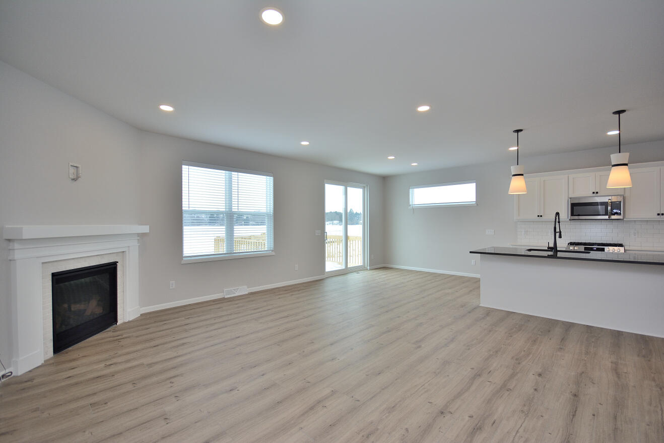 1021 Elderberry Road Oconomowoc, WI 53066 - Photo 12 of 26 80 ARWT (13)