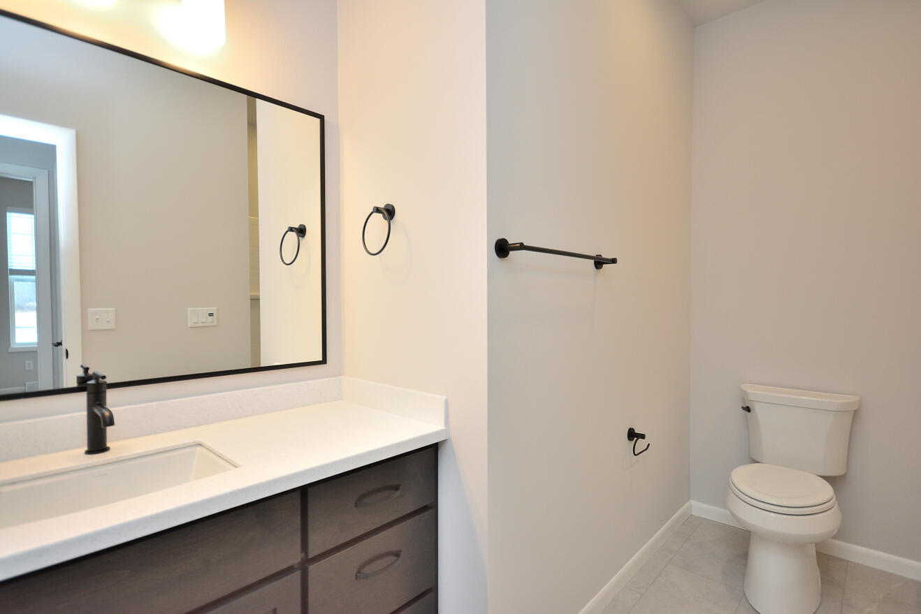 1021 Elderberry Road Oconomowoc, WI 53066 - Photo 6 of 26 80 ARWT (7)