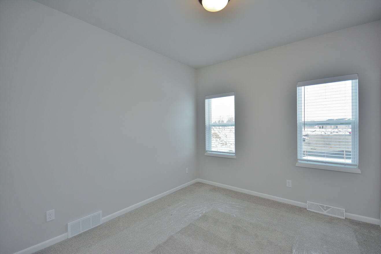 1021 Elderberry Road Oconomowoc, WI 53066 - Photo 8 of 26 80 ARWT (9)