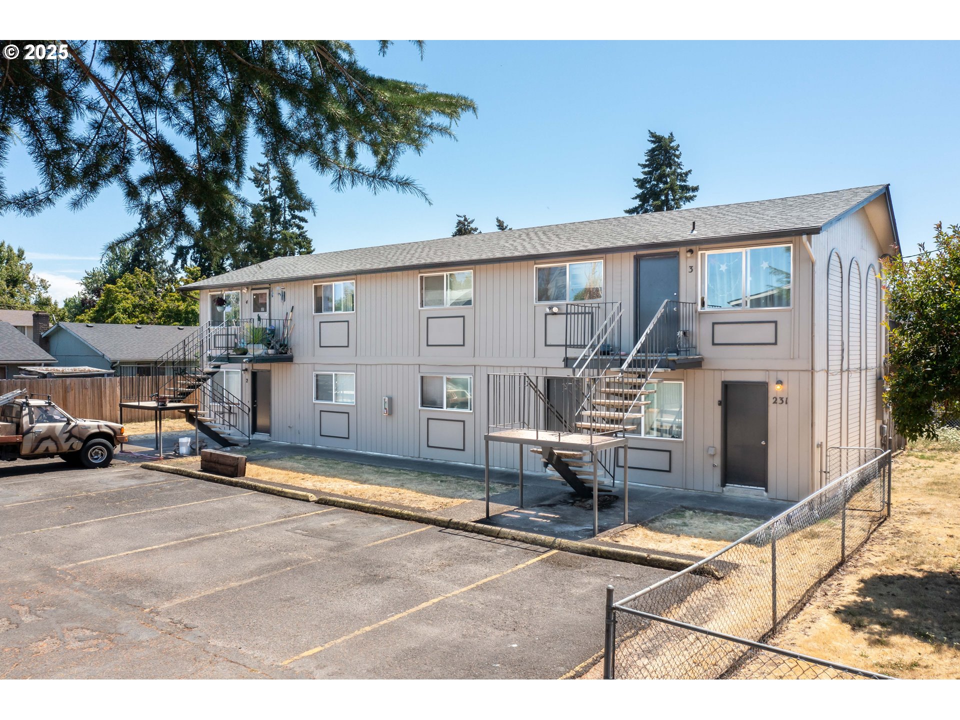 231 South 40th Street Springfield, OR 97478 - Photo 1 of 19 a view of a house with a patio