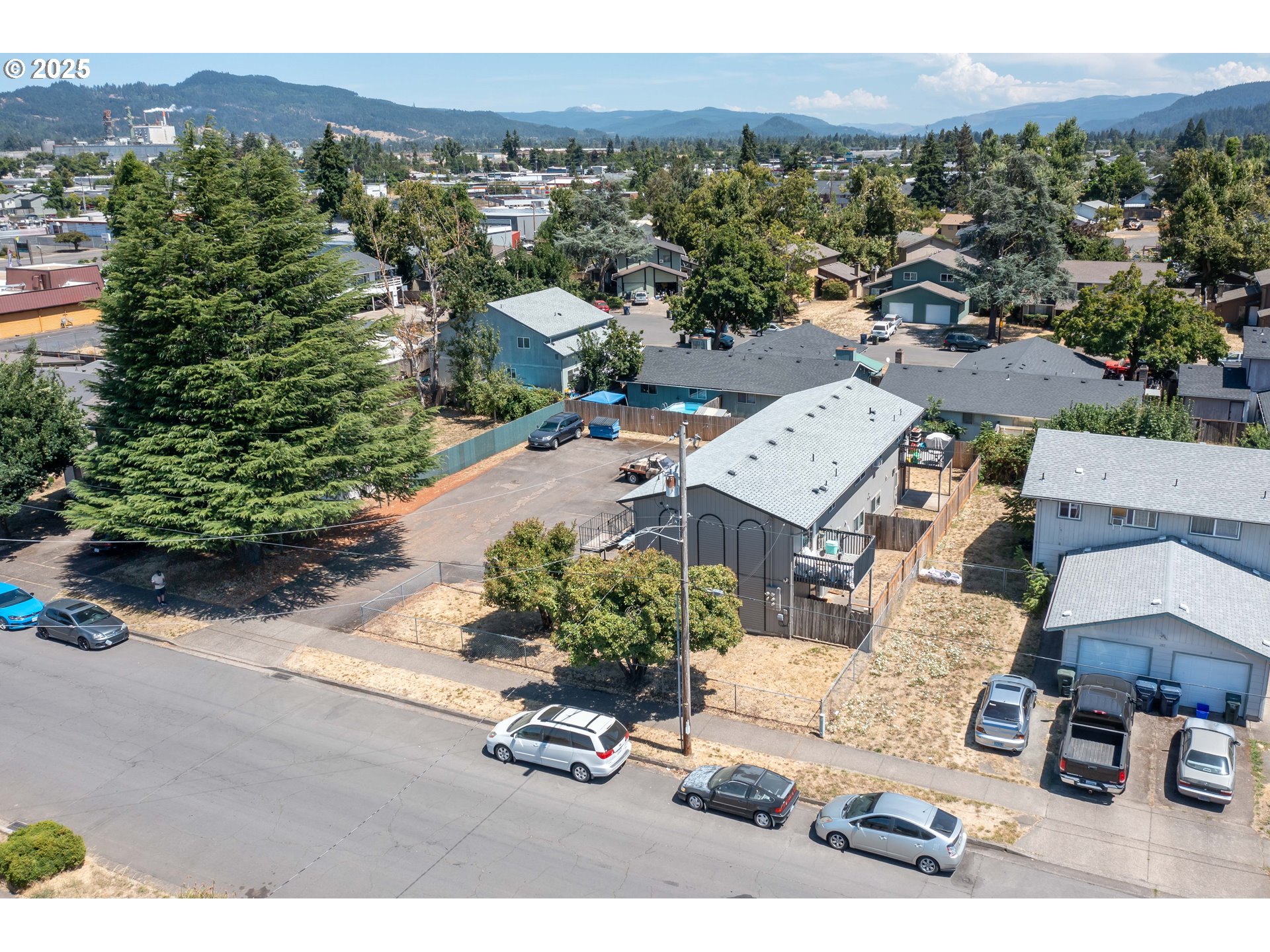 231 South 40th Street Springfield, OR 97478 - Photo 3 of 19 an aerial view of a