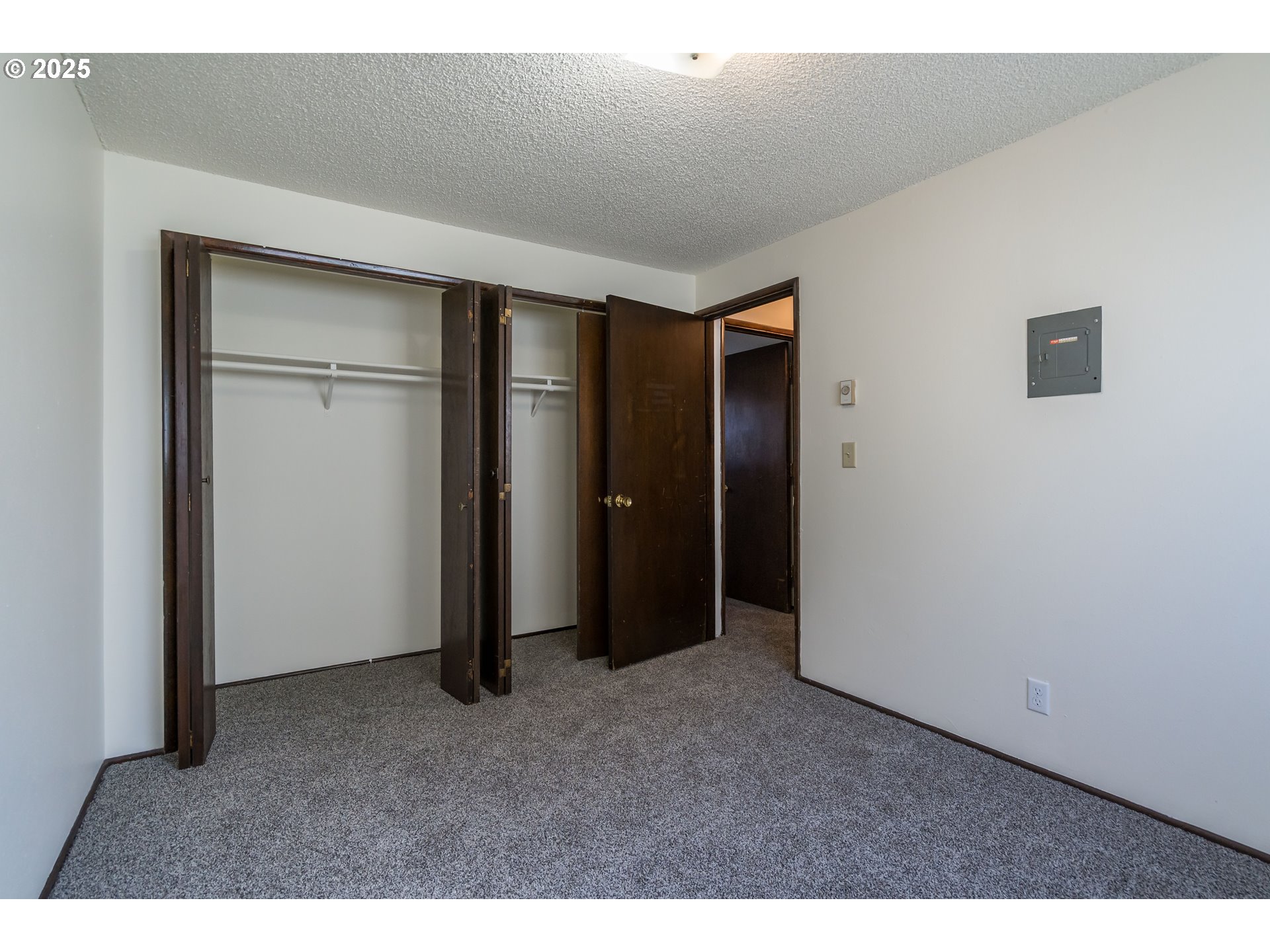 231 South 40th Street Springfield, OR 97478 - Photo 8 of 19 a view of empty room