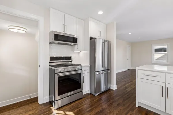 $749,900 | 2520 Lynn Avenue, St. Louis Park, MN 55416