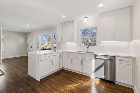 $749,900 | 2520 Lynn Avenue, St. Louis Park, MN 55416