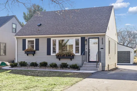 $699,900 | 2520 Lynn Avenue, St. Louis Park, MN 55416