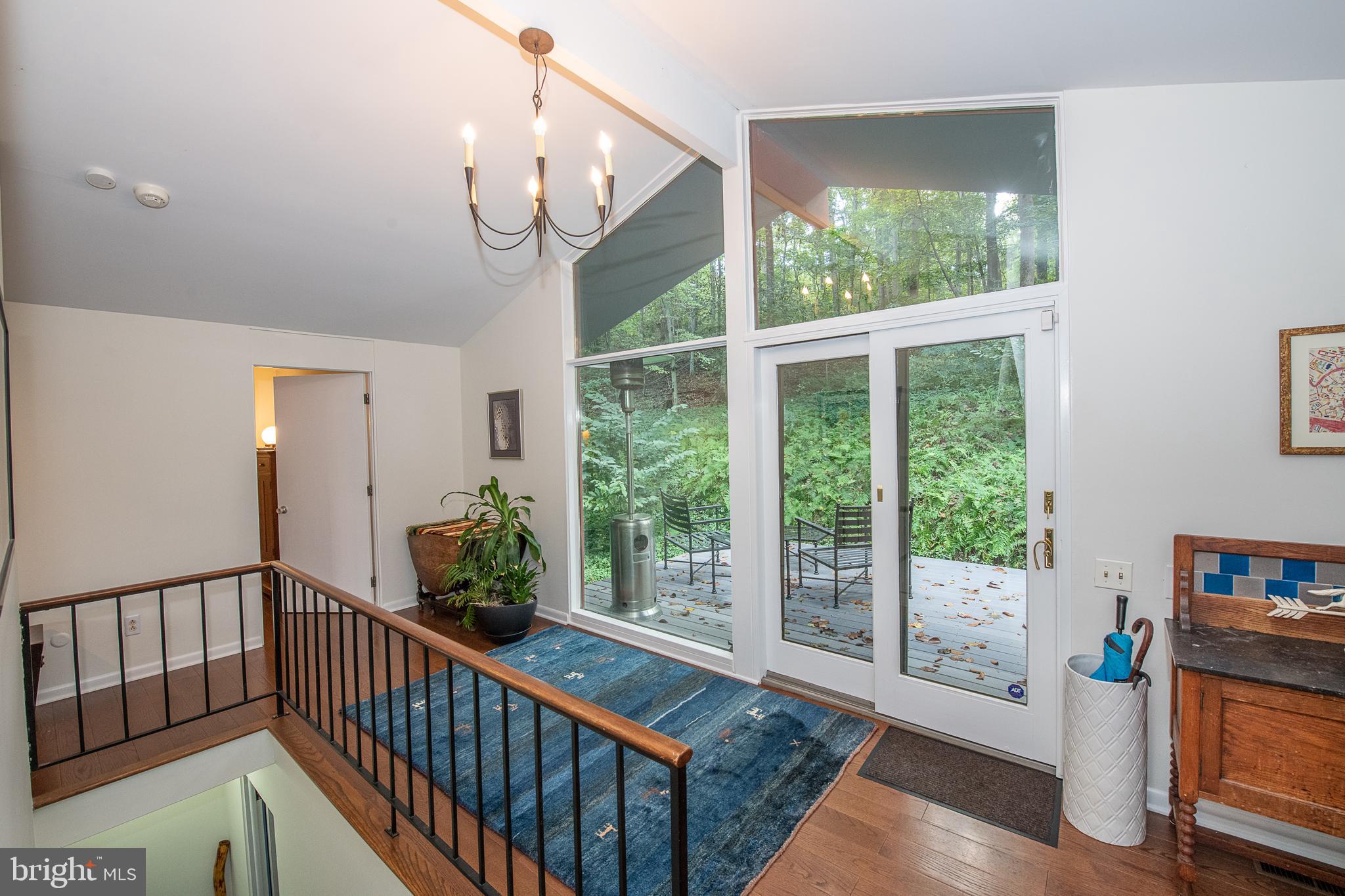 19 Paper Mill Road Newtown Square, PA 19073 - Photo 13 of 72 Foyer and hall reception